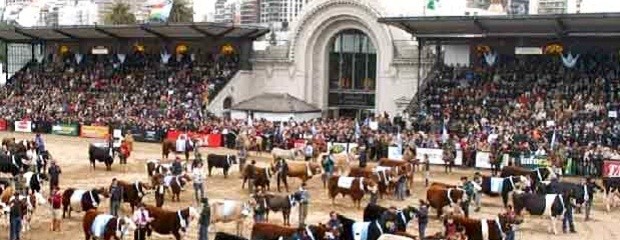 La Rural convocó a cantar el himno para defender el Predio p