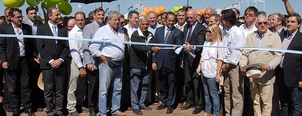 Scioli, Bonfatti y De la Sota juntos en la inauguración