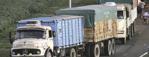 Camioneros suspendieron el corte de la ruta 14