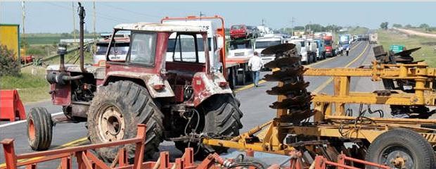 La FAA impulsa una protesta con tractores