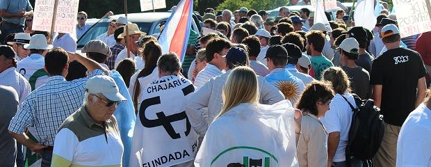 Productores agropecuarios se manifestaron en Paraná 