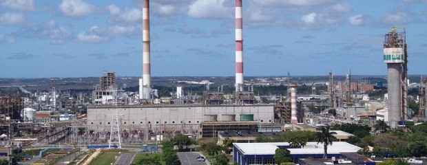 Crece la pelea en el polo petroquímico de Zarate 