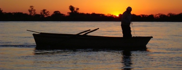 Ante la bajante del río, profundizan controles de pesca