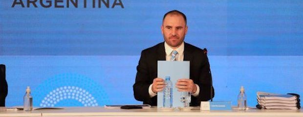 En medio del lío, el Gobierno presentó el Presupuesto 2022