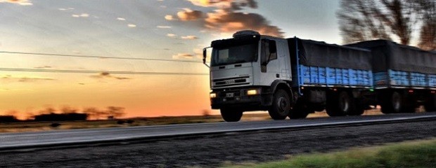 Liberan más de 3000 camiones varados en frontera con Chile