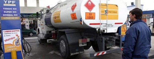 Advierten faltantes de gasoil para la cosecha de soja y maíz