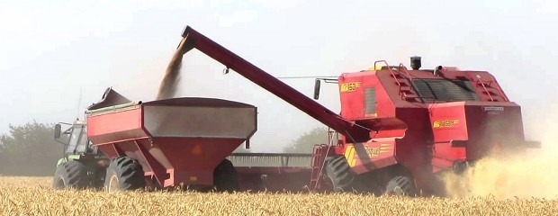 La maquinaria agrícola movilizó casi $ 700 millones por día