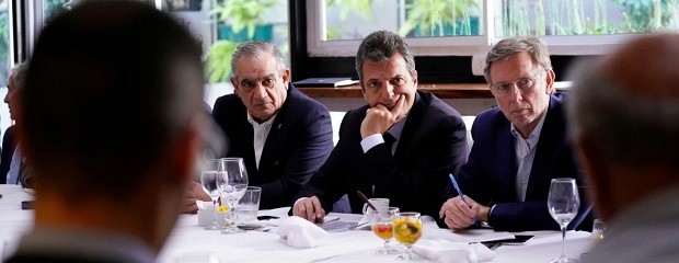 Massa se reunió con la Mesa de Enlace