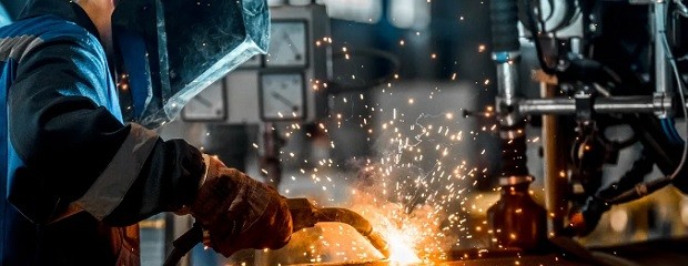 La industria pyme creció 3,2% en diciembre y 2,3% en 2022