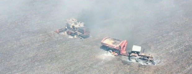 En Larroque, se incendió una cosechadora en pleno trabajo